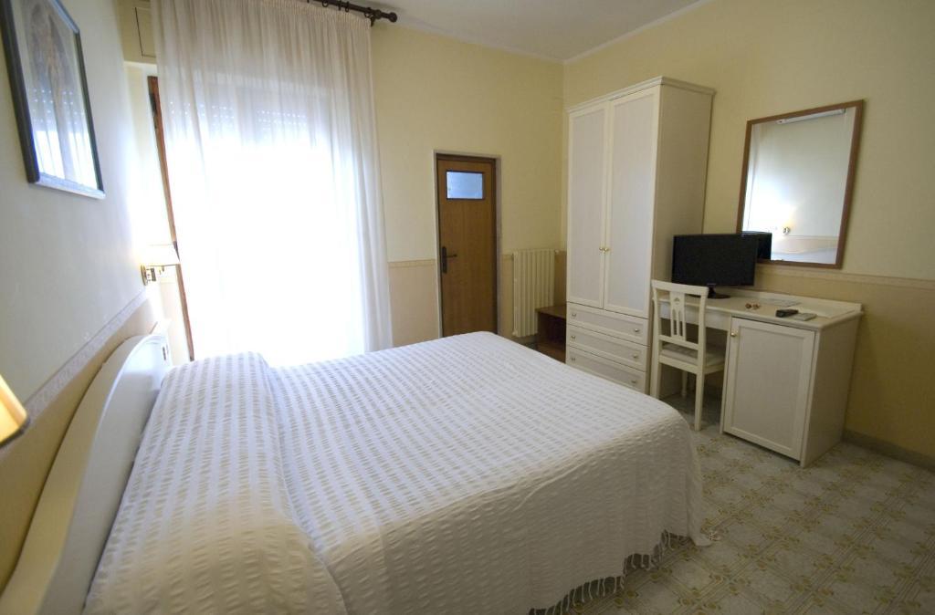 Hotel Riviera Trani Rum bild